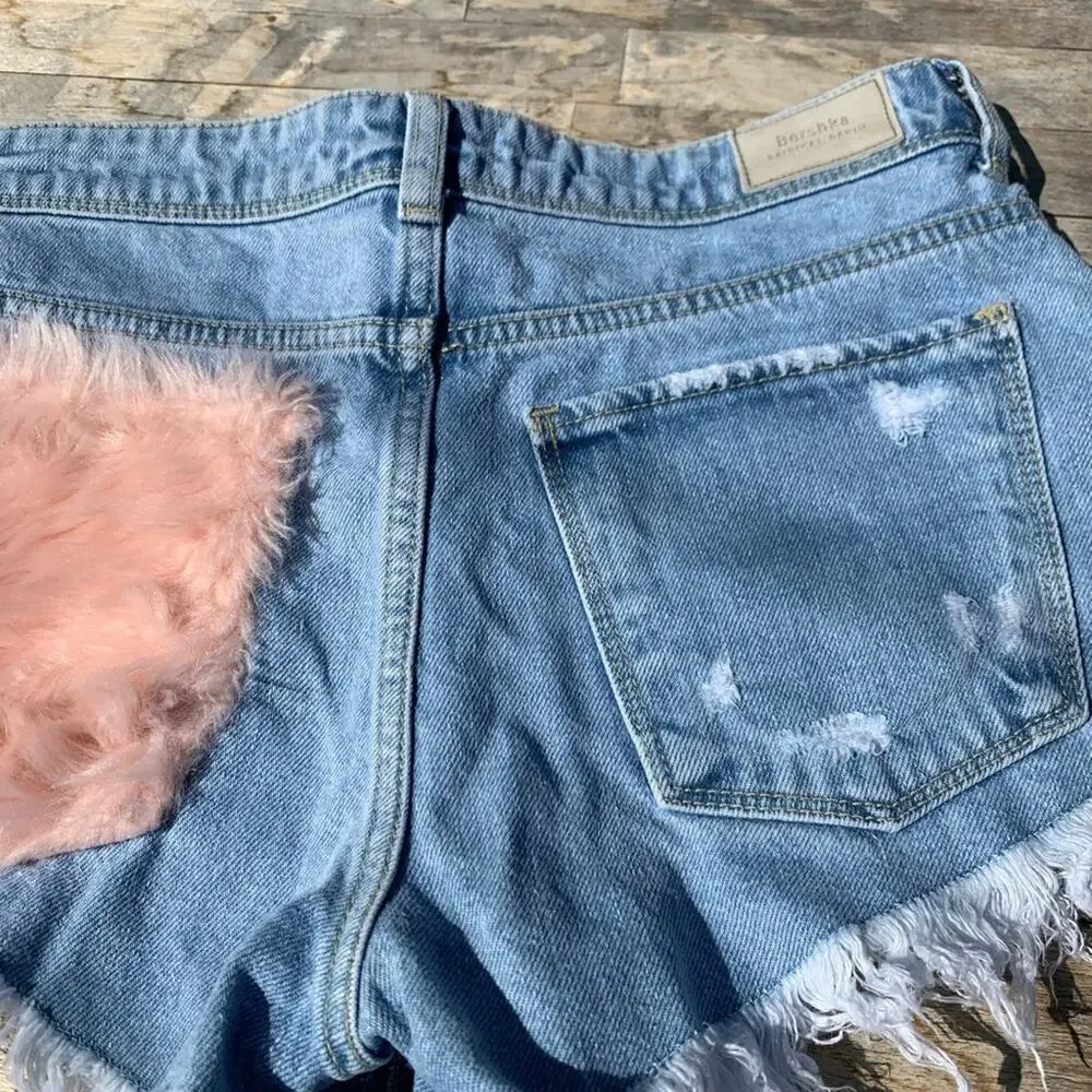 Bershka Vintage Distressed Denim Shorts Pink Faux Fur Size 2